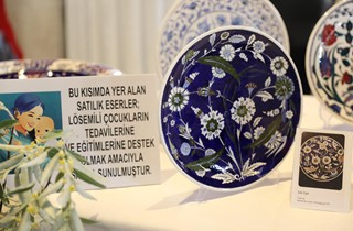 Zeytin Dalından Sırlı Gurbete Çini Sergisi Gemliklilerle Buluştu